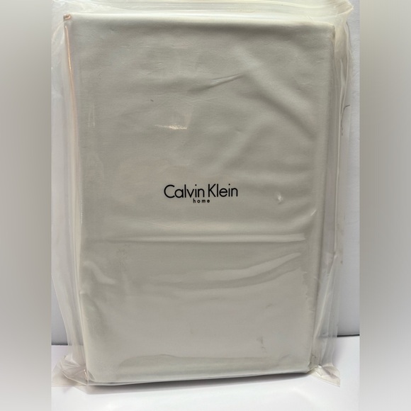 Calvin Klein Double Row Cord Limestone California King Bedskirt Msrp$215.00 - Picture 4 of 5